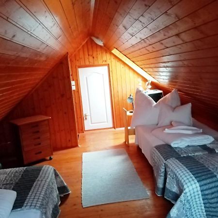 Eoetvoes Nyaralo Villa Siófok Exteriör bild