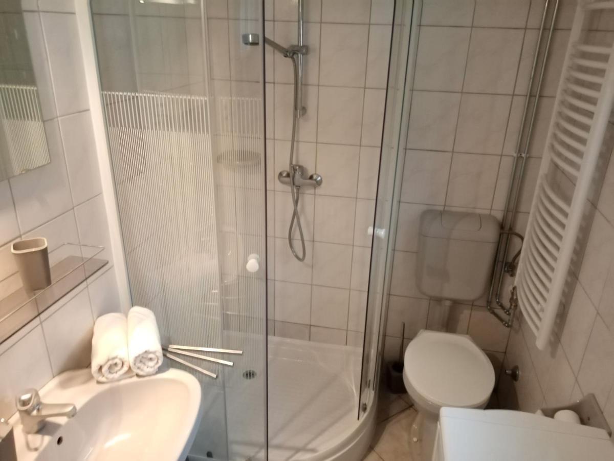 Eoetvoes Nyaralo Villa Siófok Exteriör bild