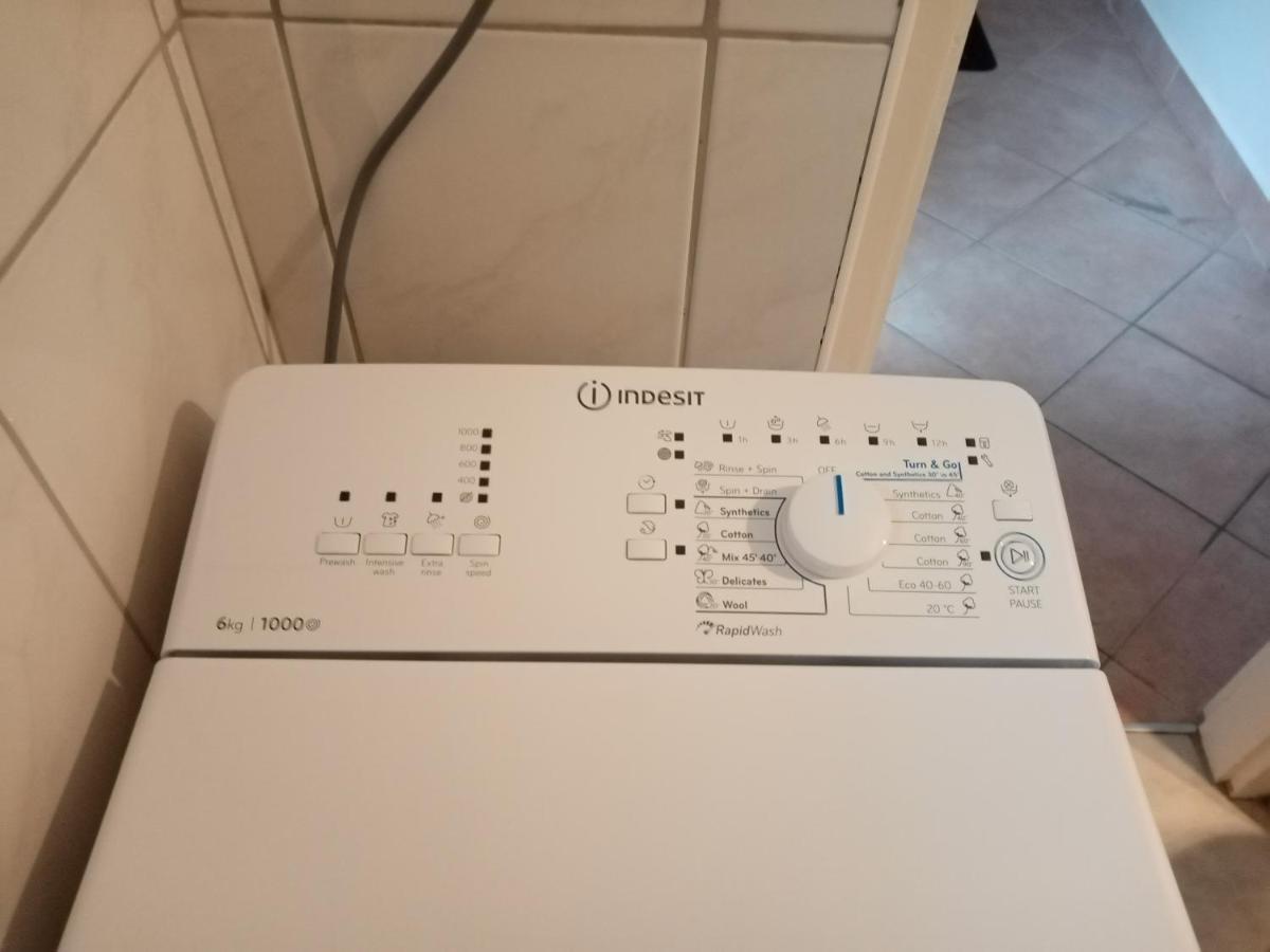 Eoetvoes Nyaralo Villa Siófok Exteriör bild