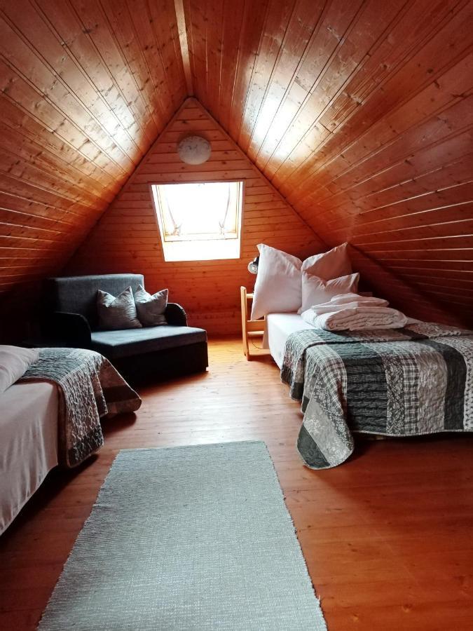 Eoetvoes Nyaralo Villa Siófok Exteriör bild