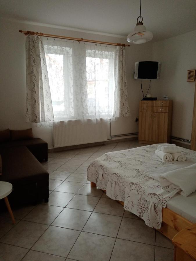 Eoetvoes Nyaralo Villa Siófok Exteriör bild